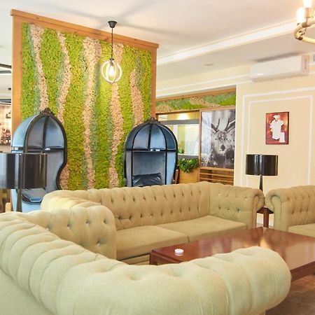 Green Which Hotel Petropavlovsk Exterior photo
